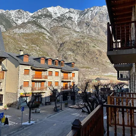 アパート El Tilo De Benas